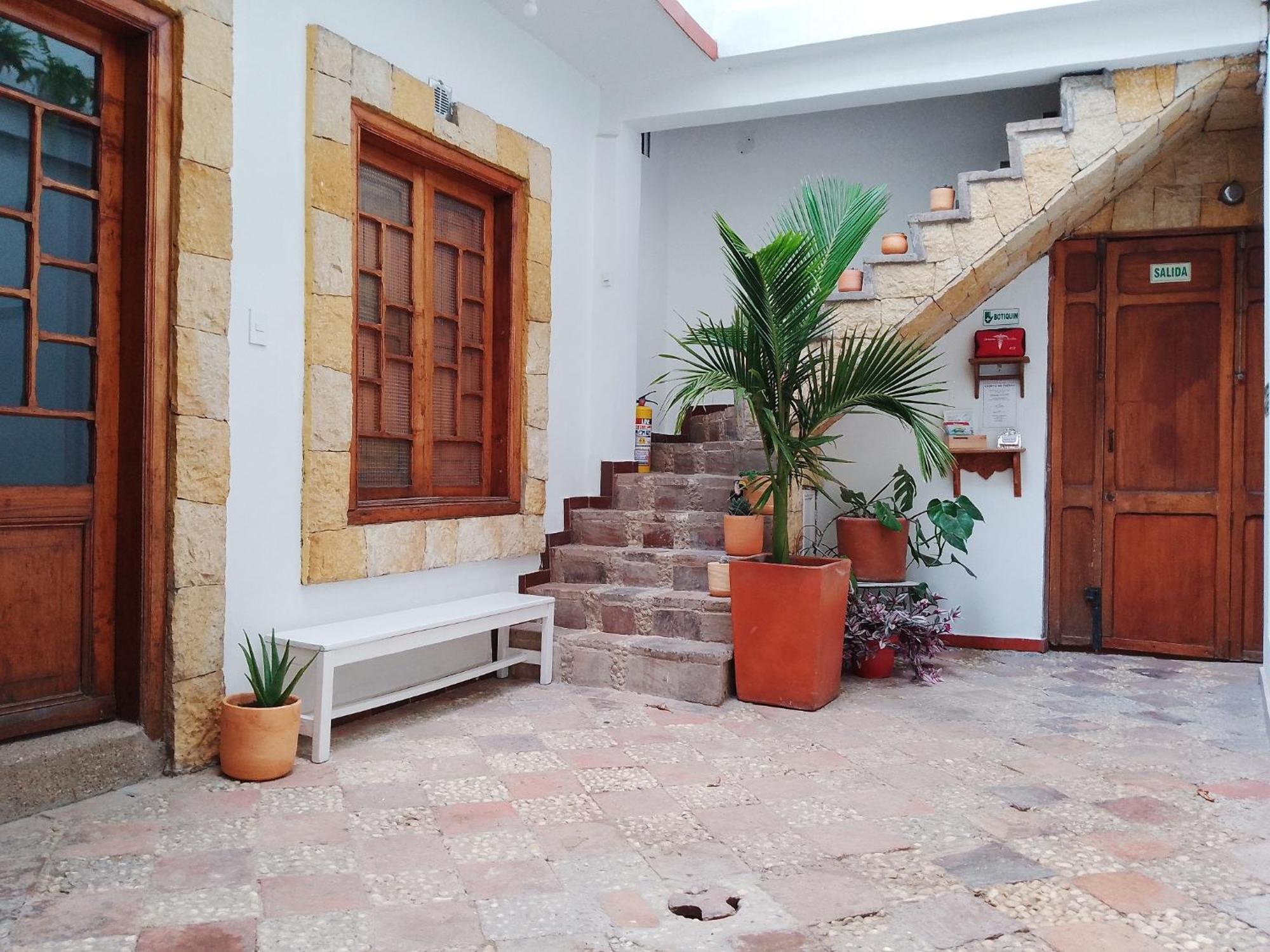 Casita De Piedra Bed and Breakfast Bogotá Exteriör bild