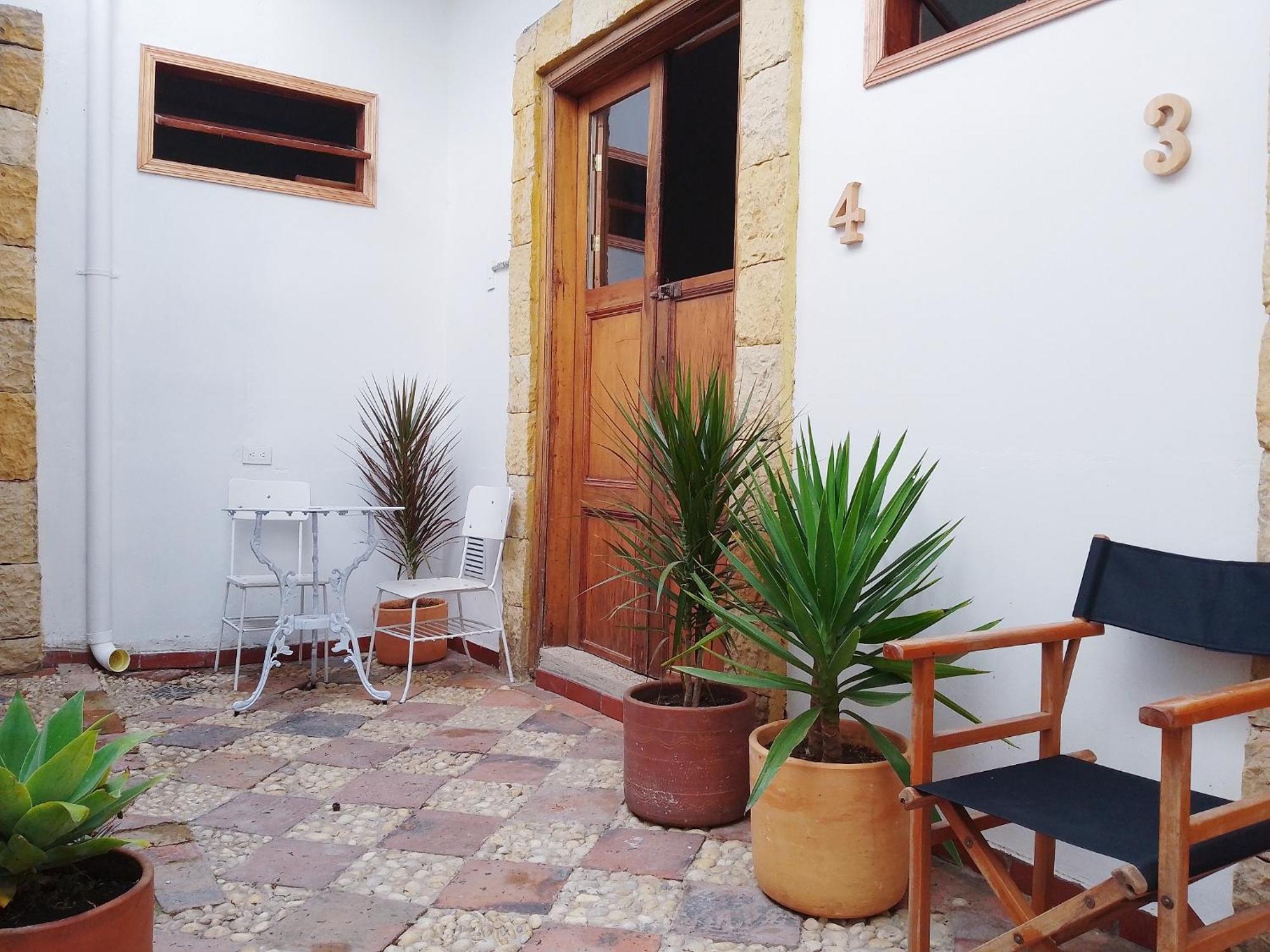 Casita De Piedra Bed and Breakfast Bogotá Exteriör bild