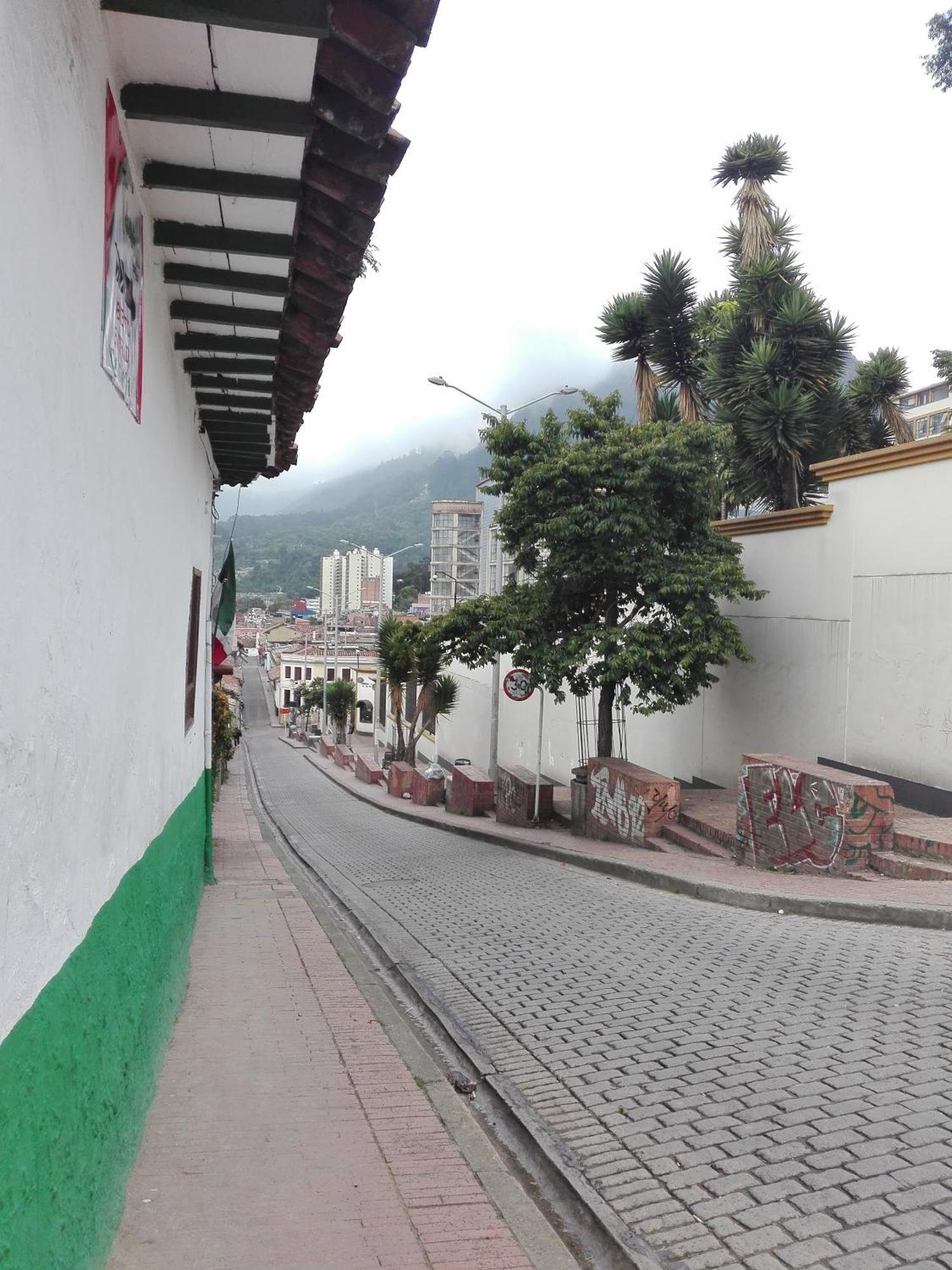 Casita De Piedra Bed and Breakfast Bogotá Exteriör bild